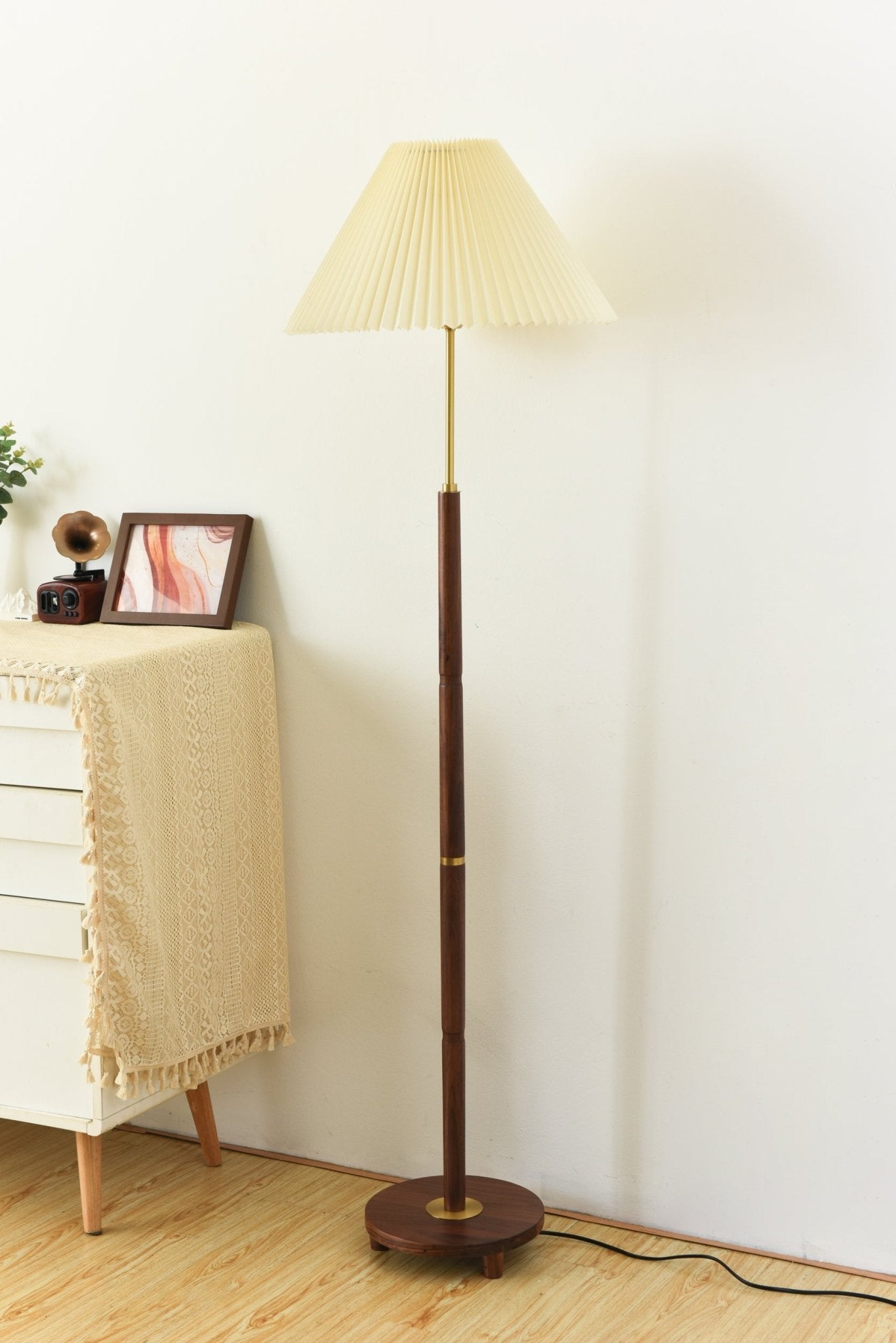 axya-vintage-pleated-floor-lamp-anzaz--9