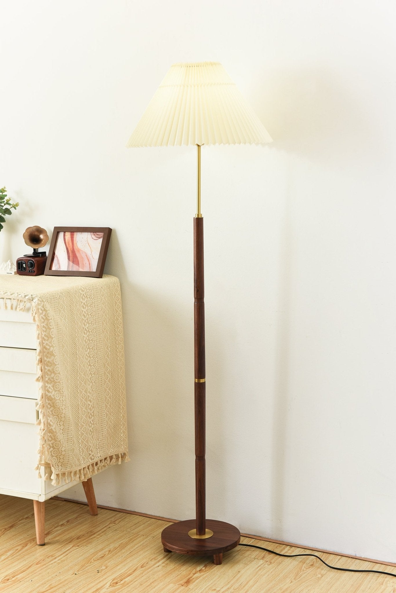axya-vintage-pleated-floor-lamp-anzaz--8
