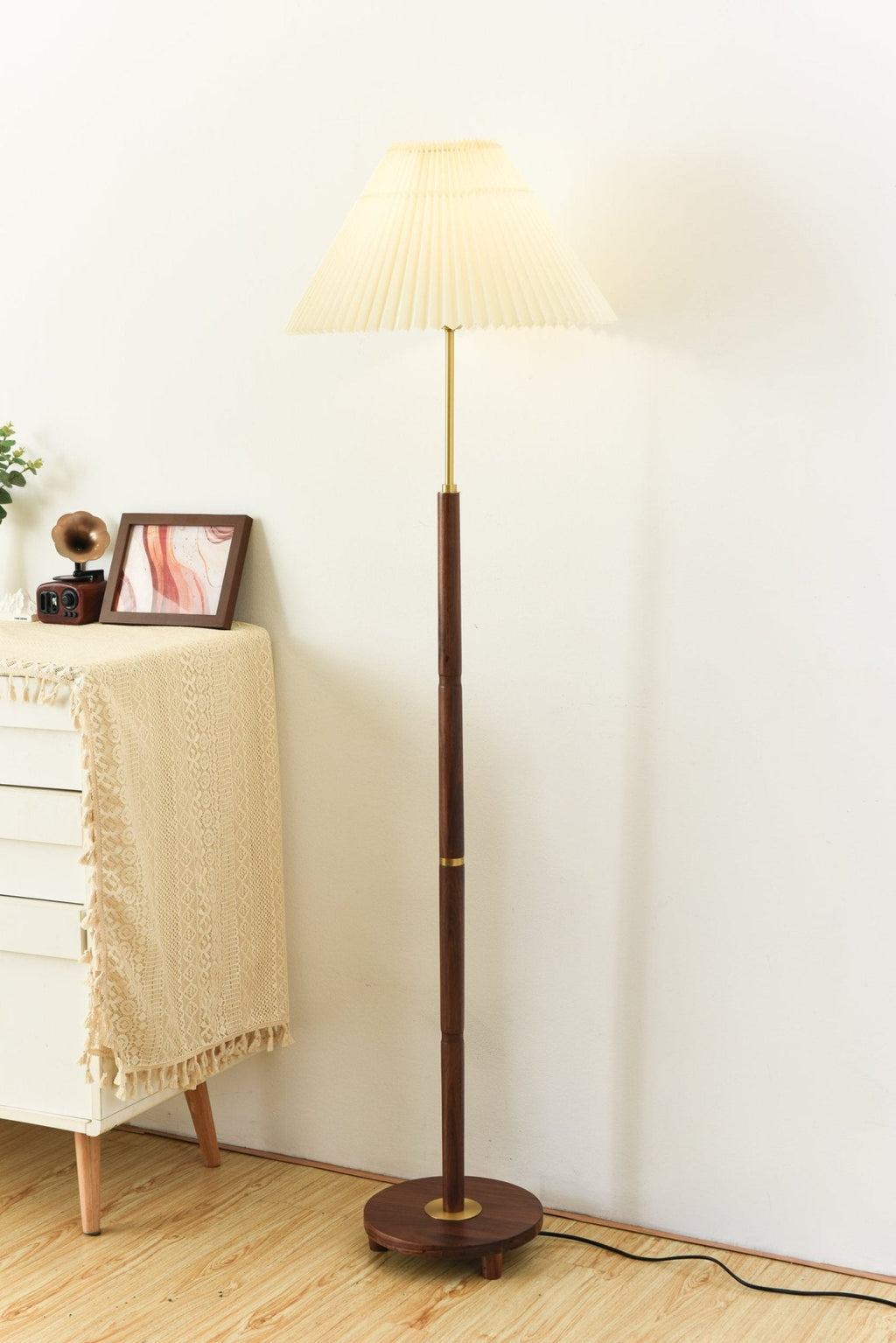axya-vintage-pleated-floor-lamp-anzaz--6