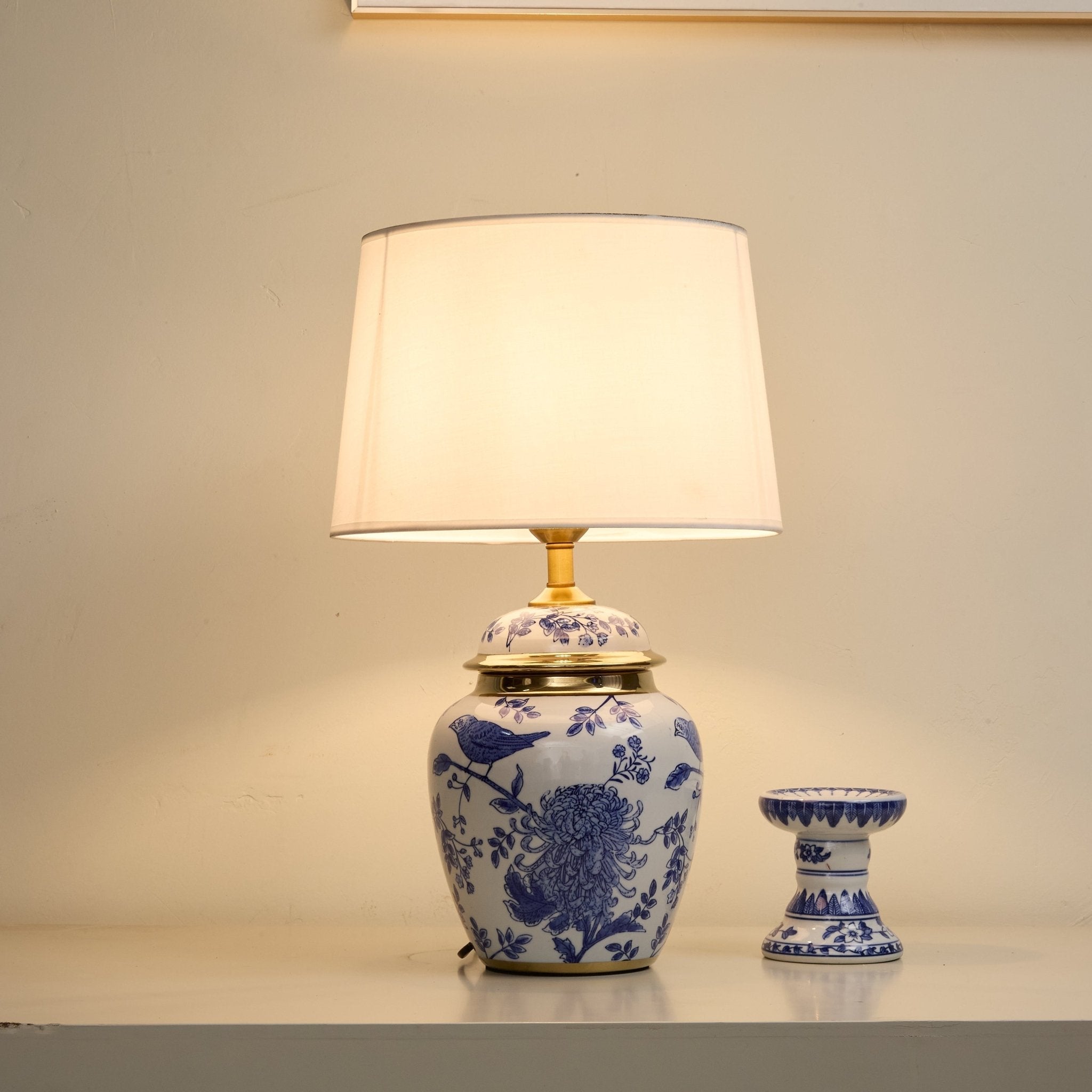 azure-ceramic-table-lamp-anzaz-Blue & White-4