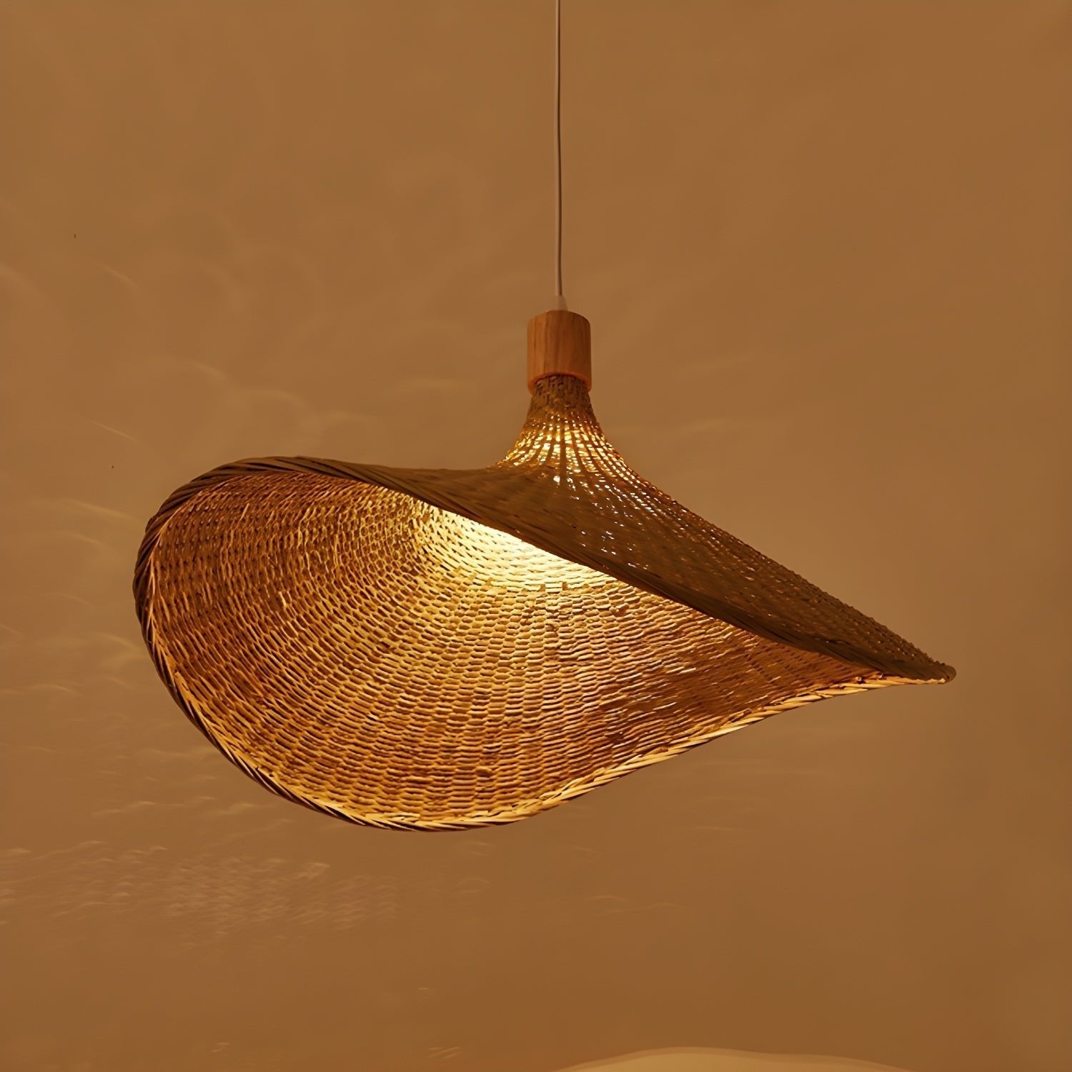 bamboo-weave-hat-pendant-light-anzaz--5