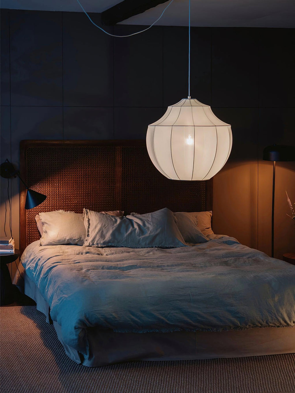beau-mesh-pendant-light-anzaz--13