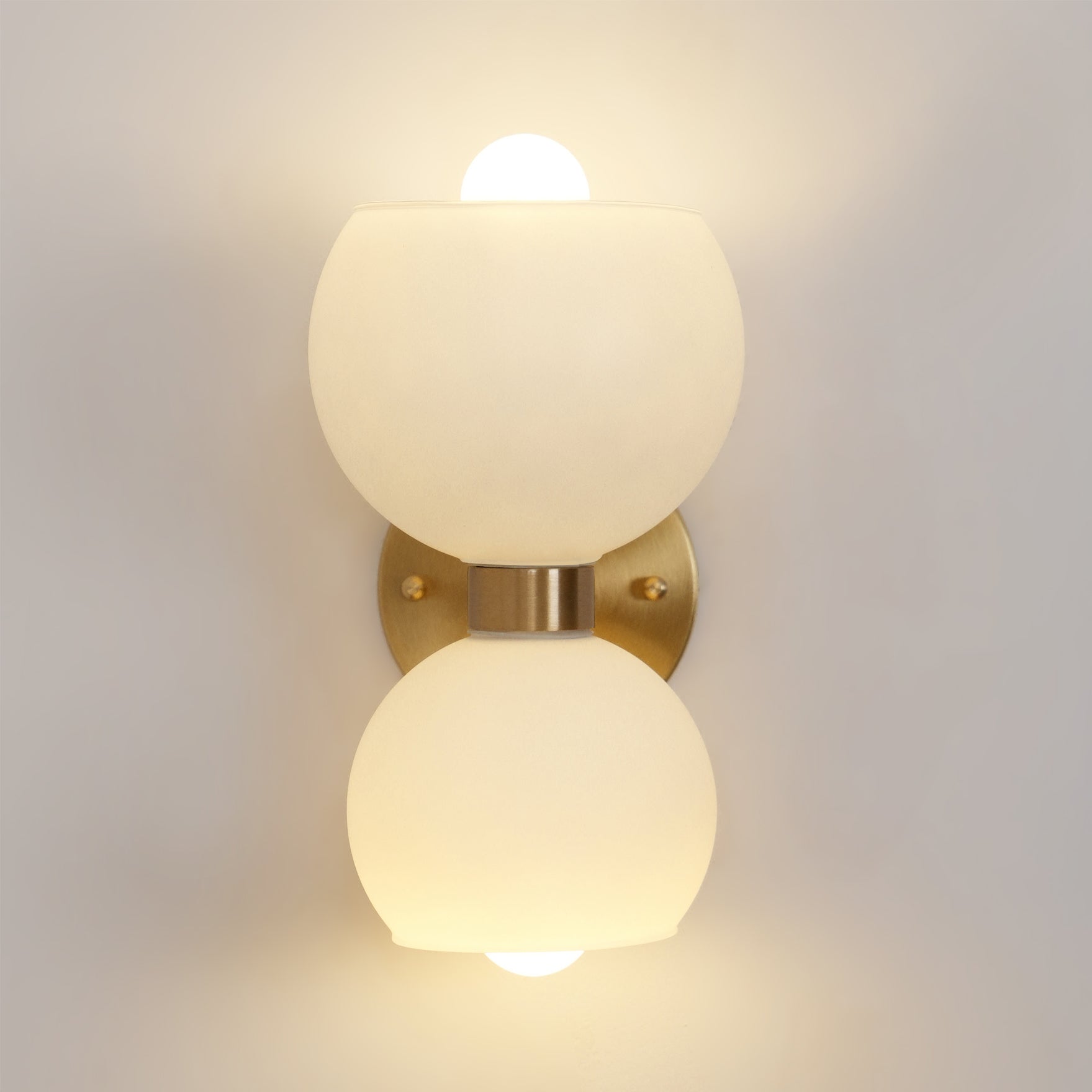 round-pearl-sconce-anzaz--11