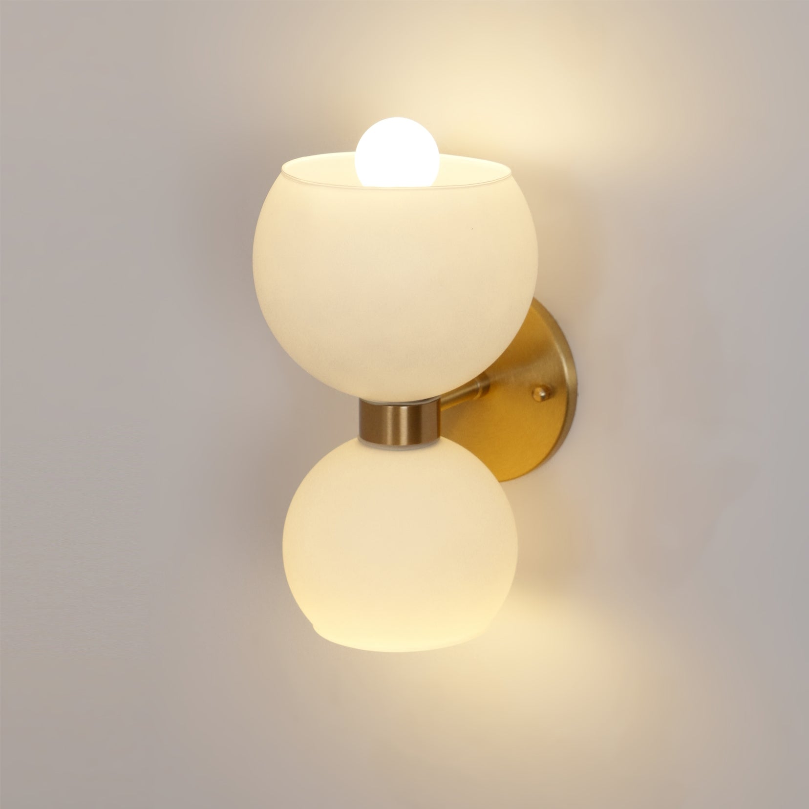 round-pearl-sconce-anzaz--13