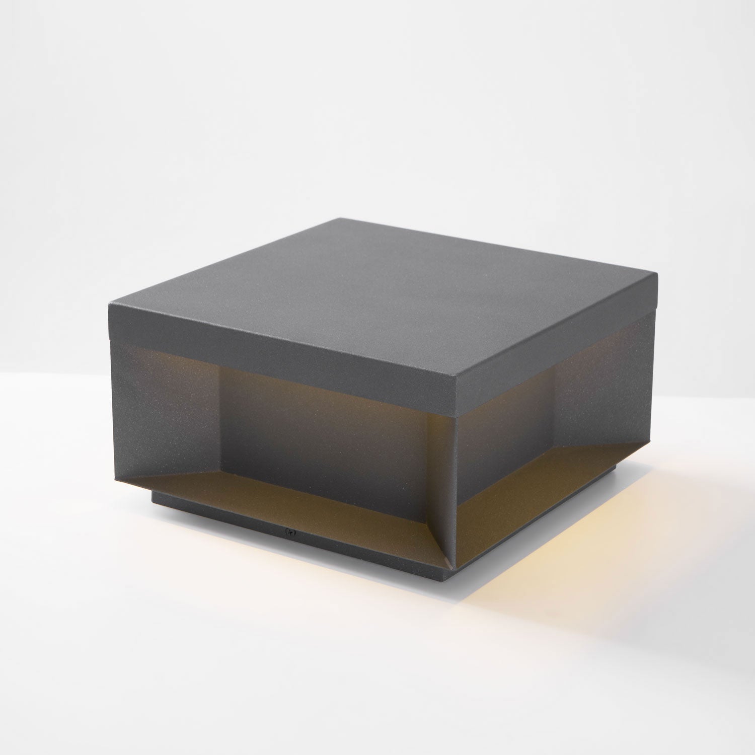 black-box-outdoor-post-light-anzaz--78
