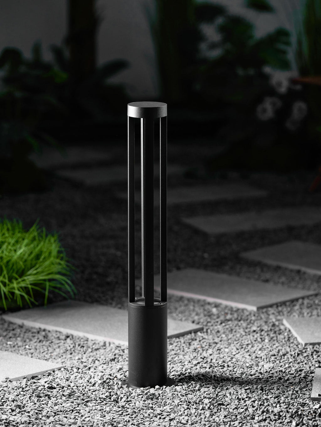 black-cylindrical-garden-outdoor-light-anzaz--17