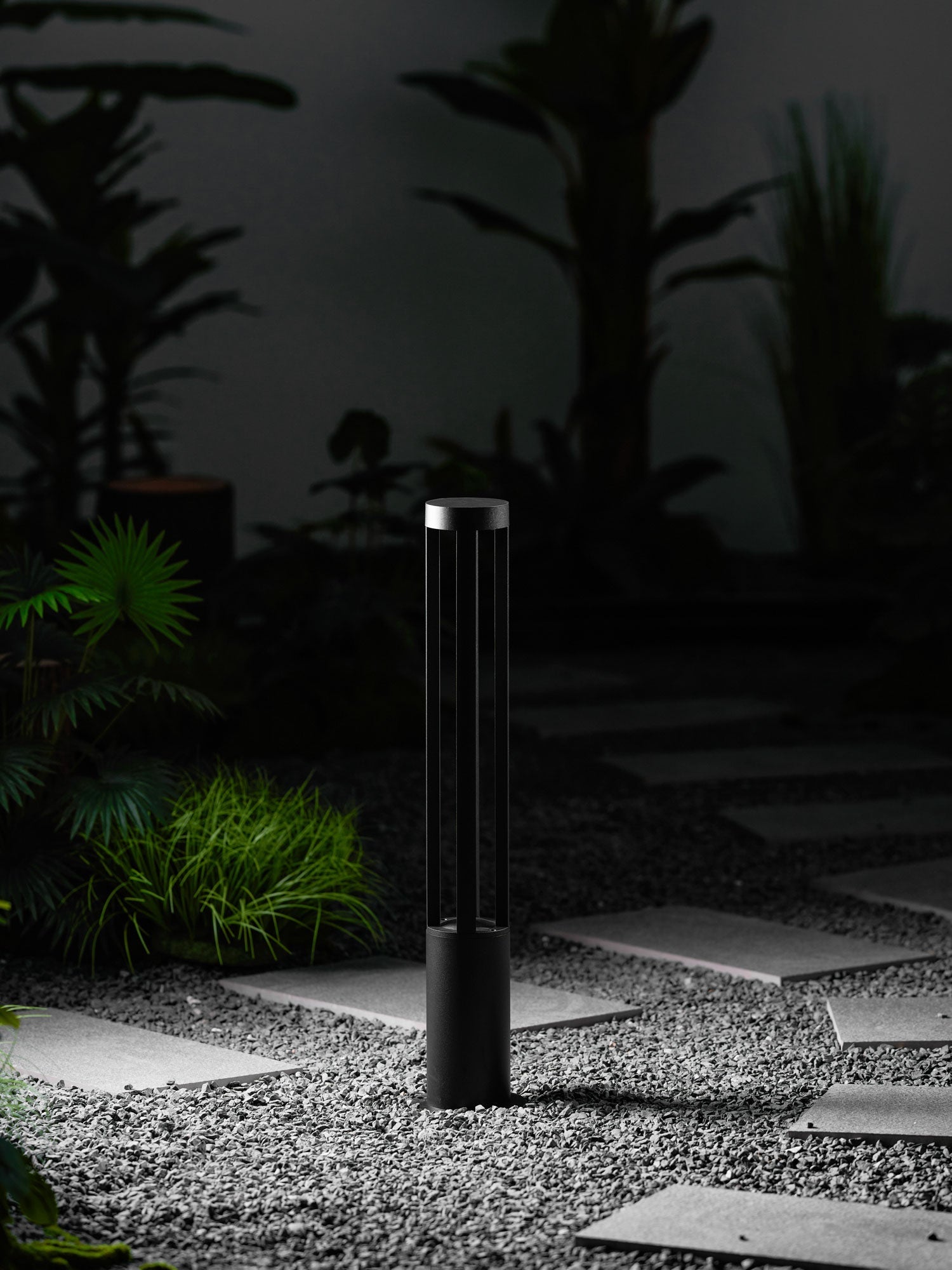 black-cylindrical-garden-outdoor-light-anzaz--23