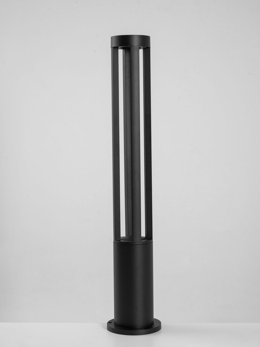 black-cylindrical-garden-outdoor-light-anzaz--67