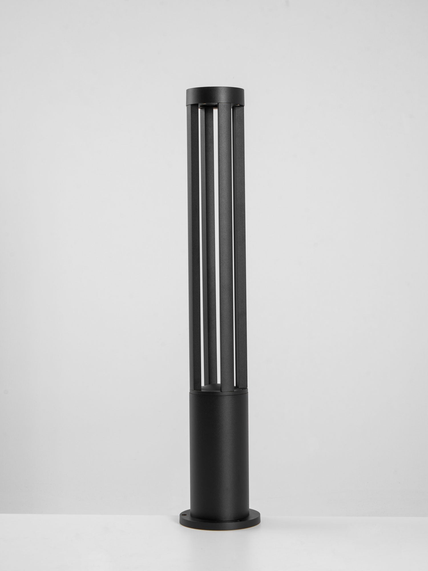 black-cylindrical-garden-outdoor-light-anzaz--60
