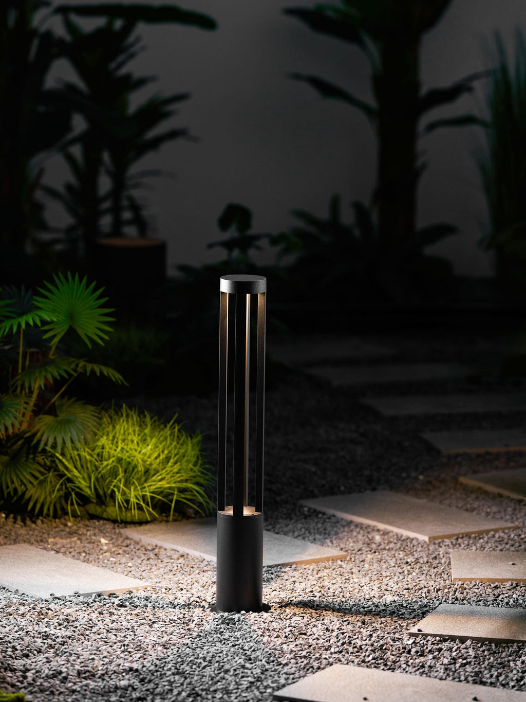 black-cylindrical-garden-outdoor-light-anzaz--12