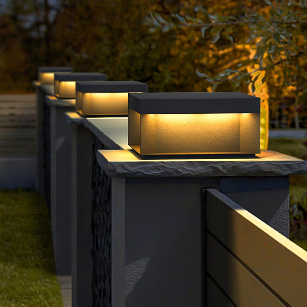 black-box-outdoor-post-light-anzaz--40