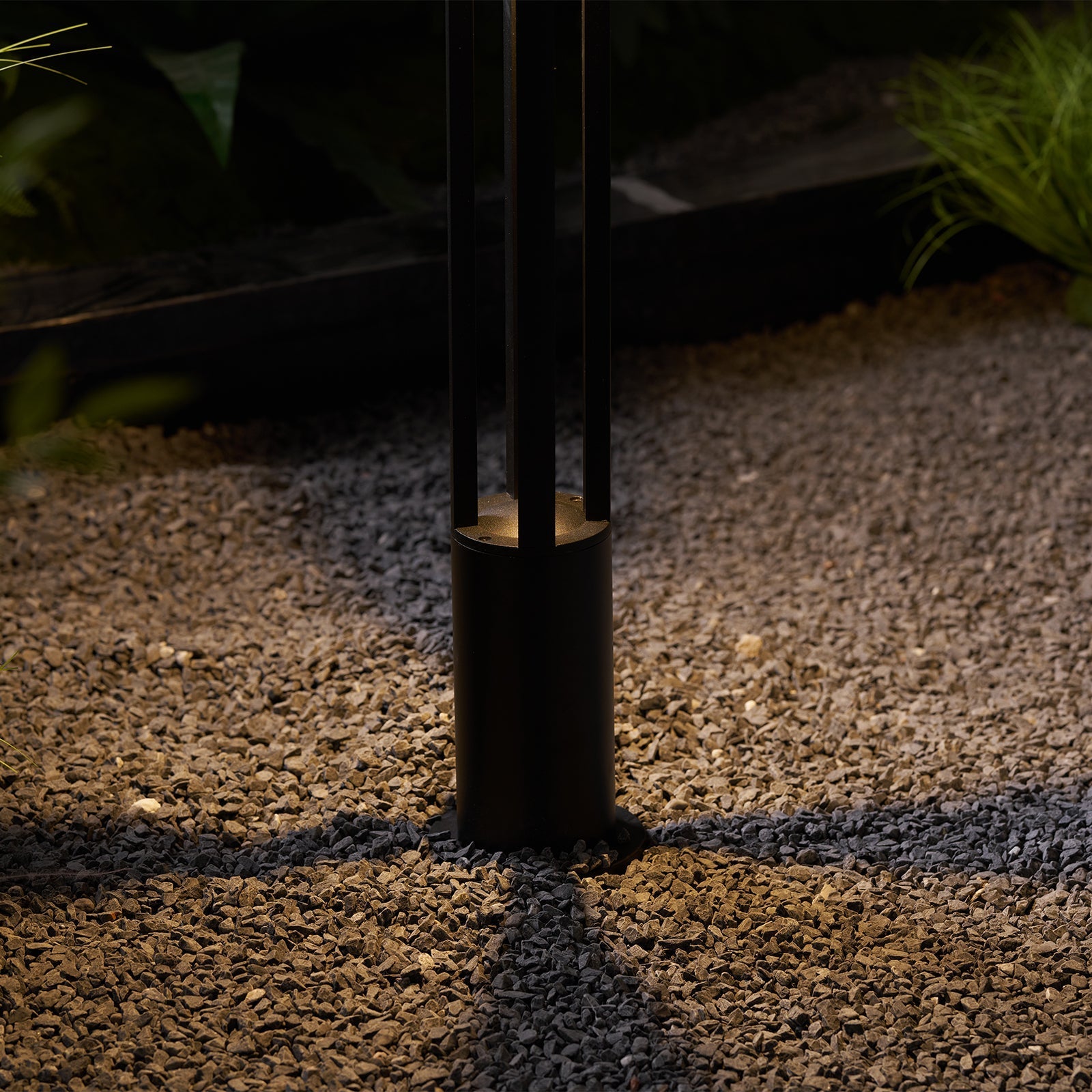 black-cylindrical-garden-outdoor-light-anzaz--55
