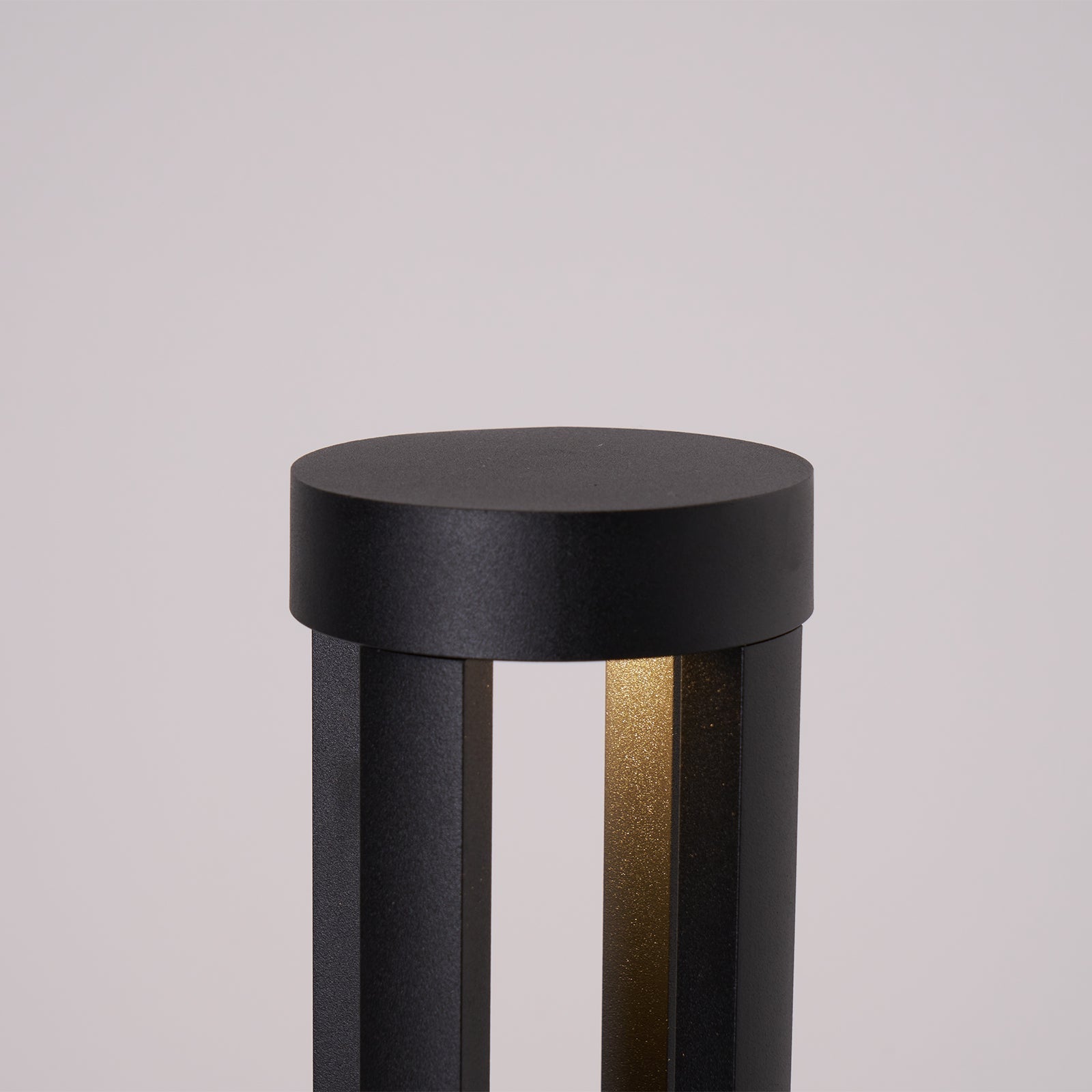 black-cylindrical-garden-outdoor-light-with-solar-panel-anzaz--46