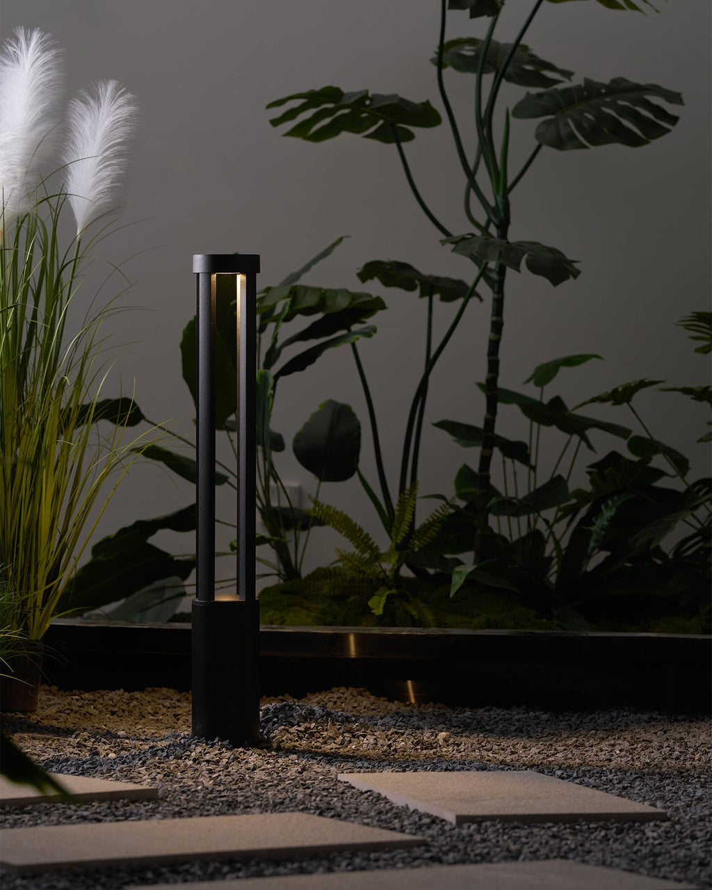 black-cylindrical-garden-outdoor-light-anzaz--6
