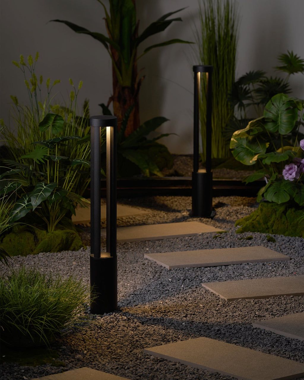 black-cylindrical-garden-outdoor-light-with-solar-panel-anzaz--5