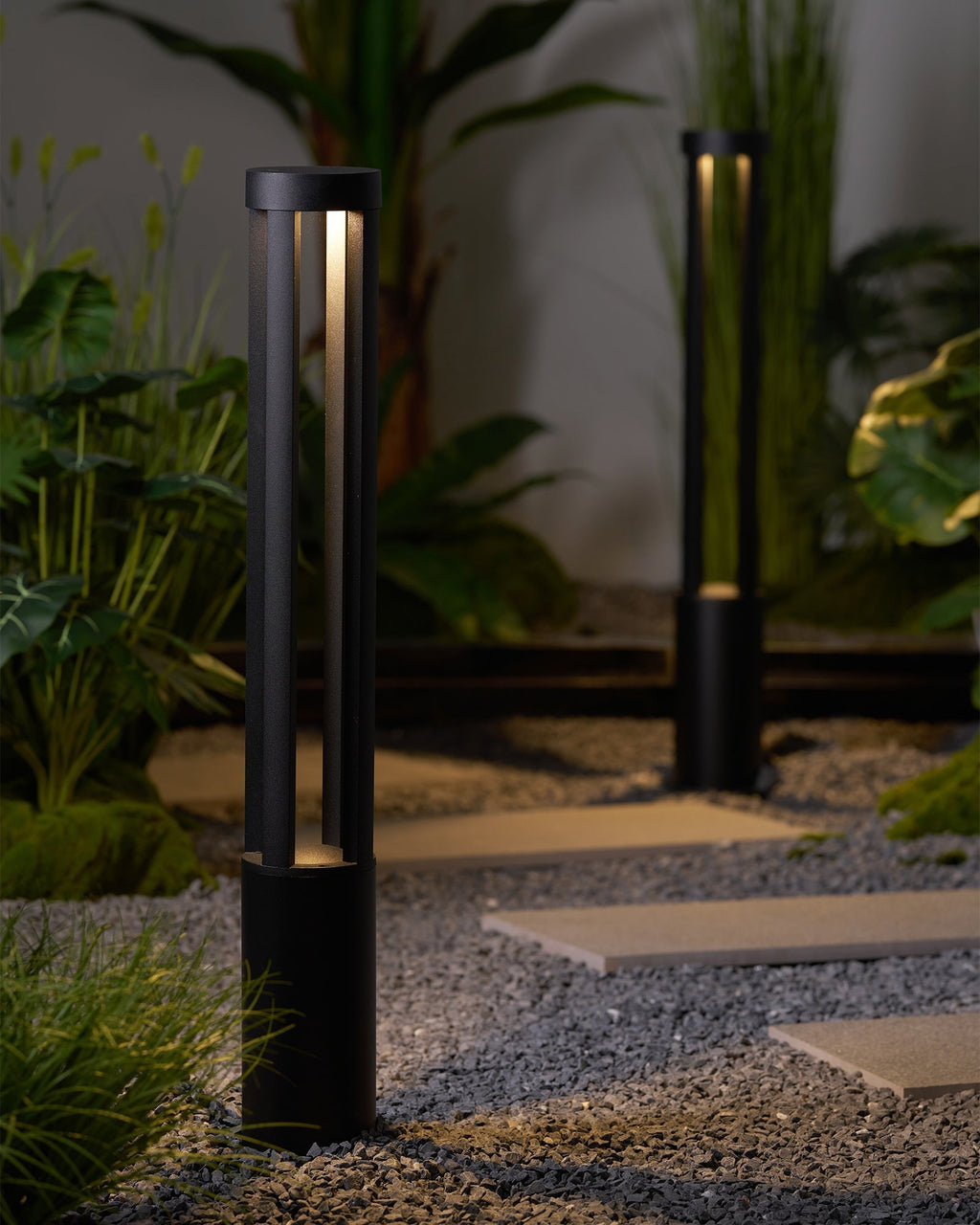 black-cylindrical-garden-outdoor-light-anzaz--7