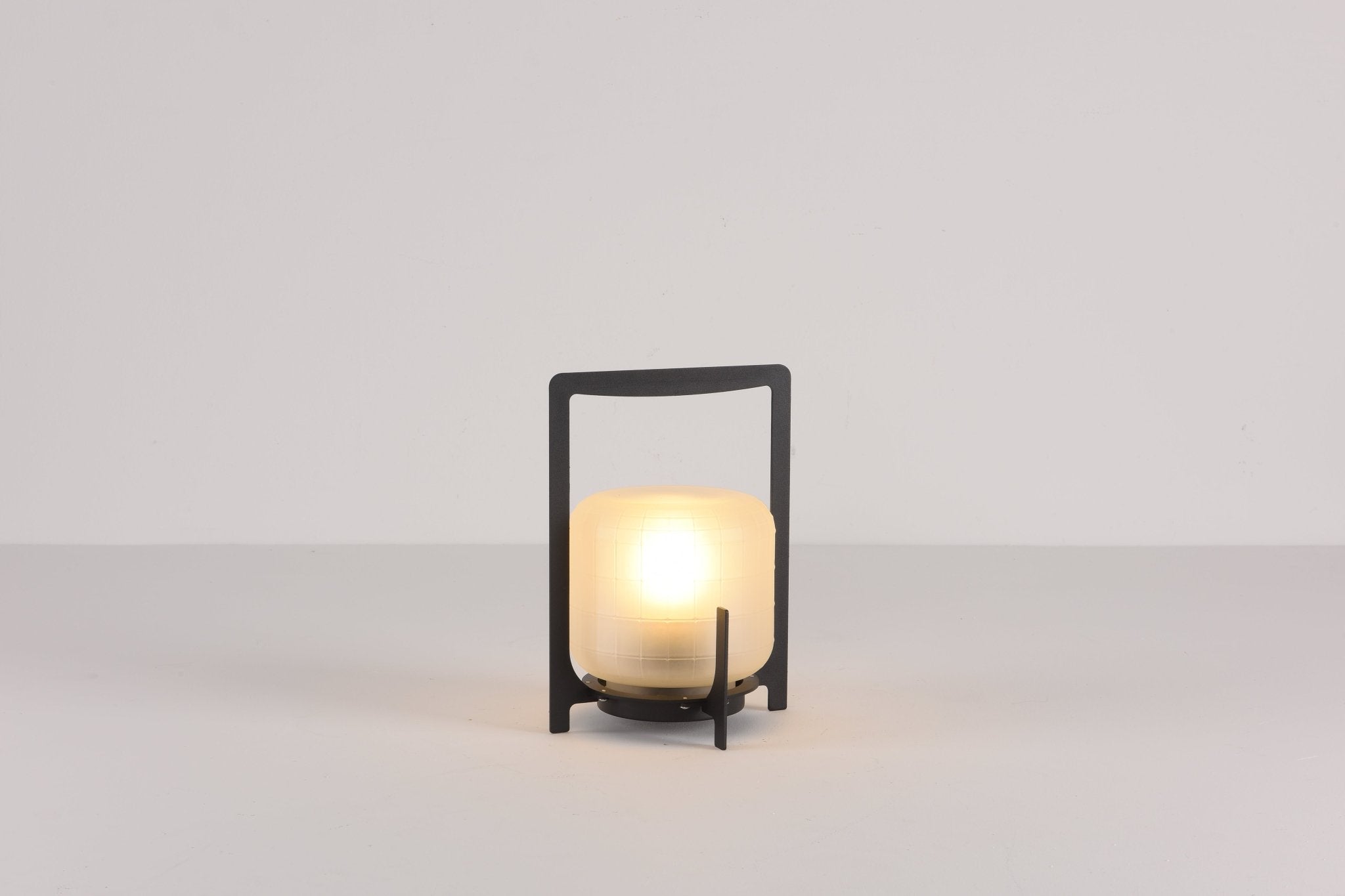 black-twilight-lantern-table-lamp-anzaz--43