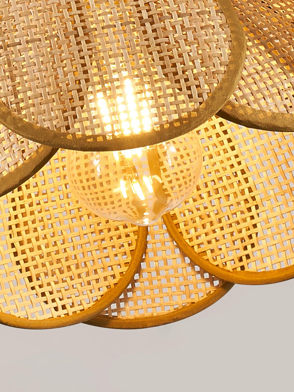 bloom-rattan-pendant-lamp-anzaz--9