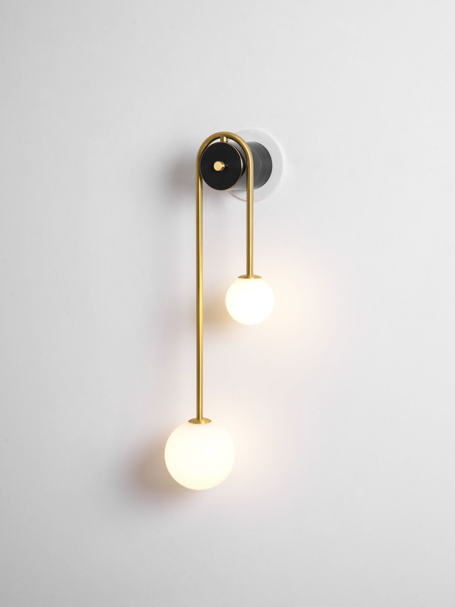 brass-arc-wall-light-anzaz--34
