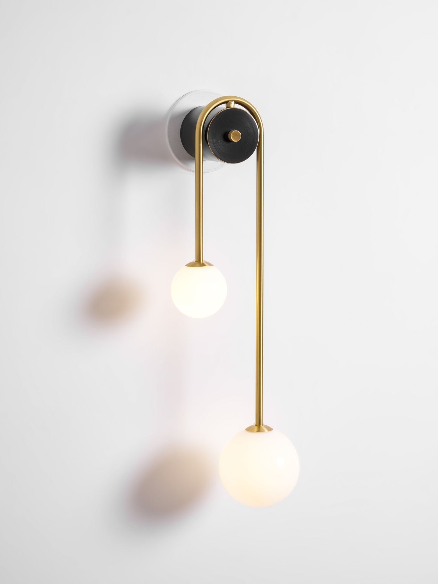 brass-arc-wall-light-anzaz--39