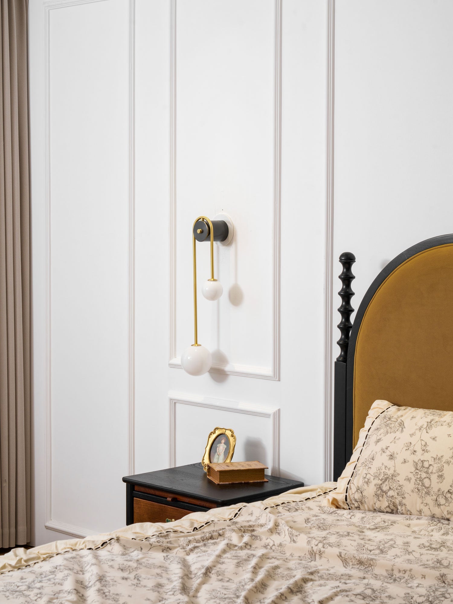 brass-arc-wall-light-anzaz--23