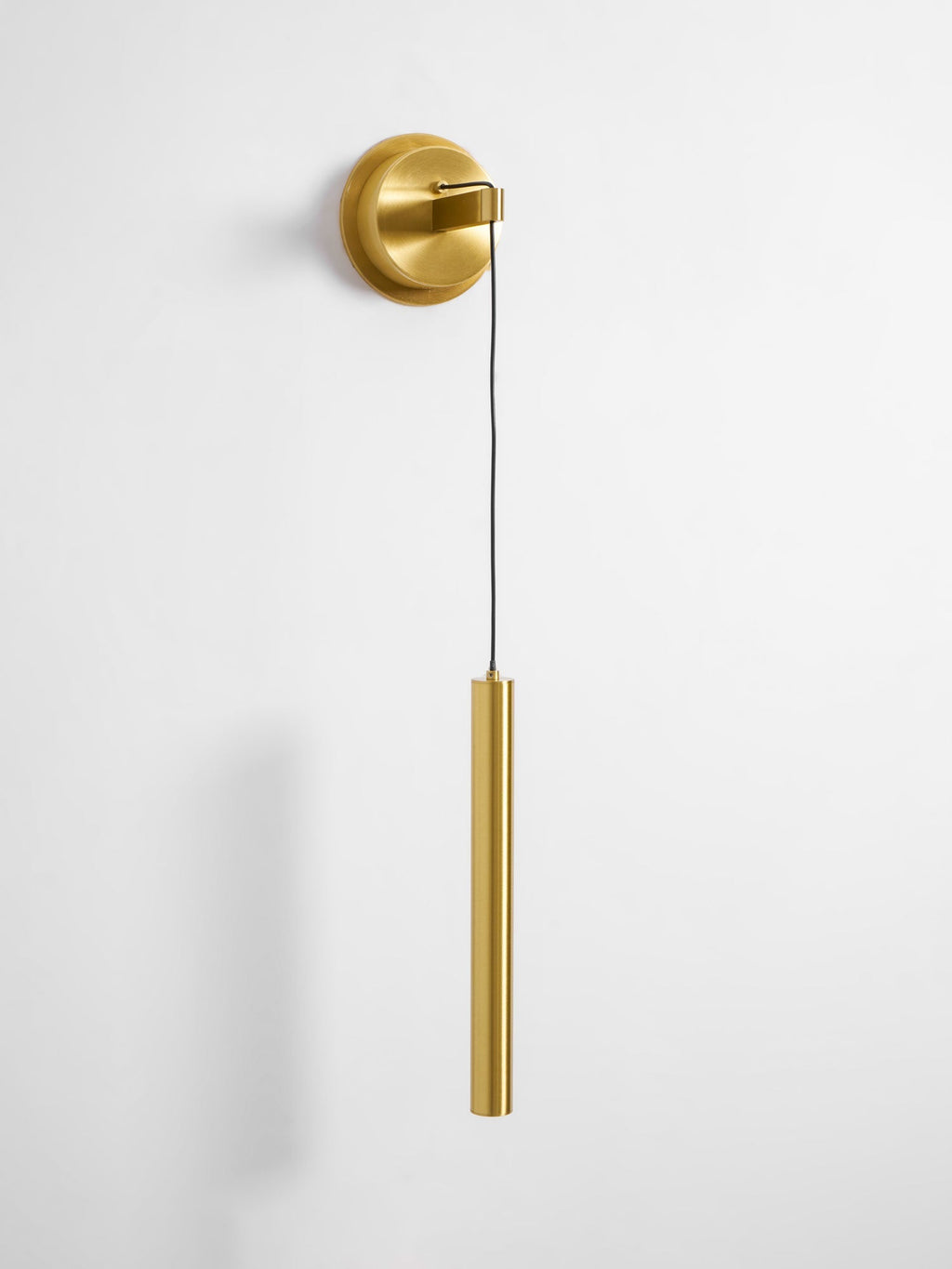 brass-line-wall-light-anzaz--33