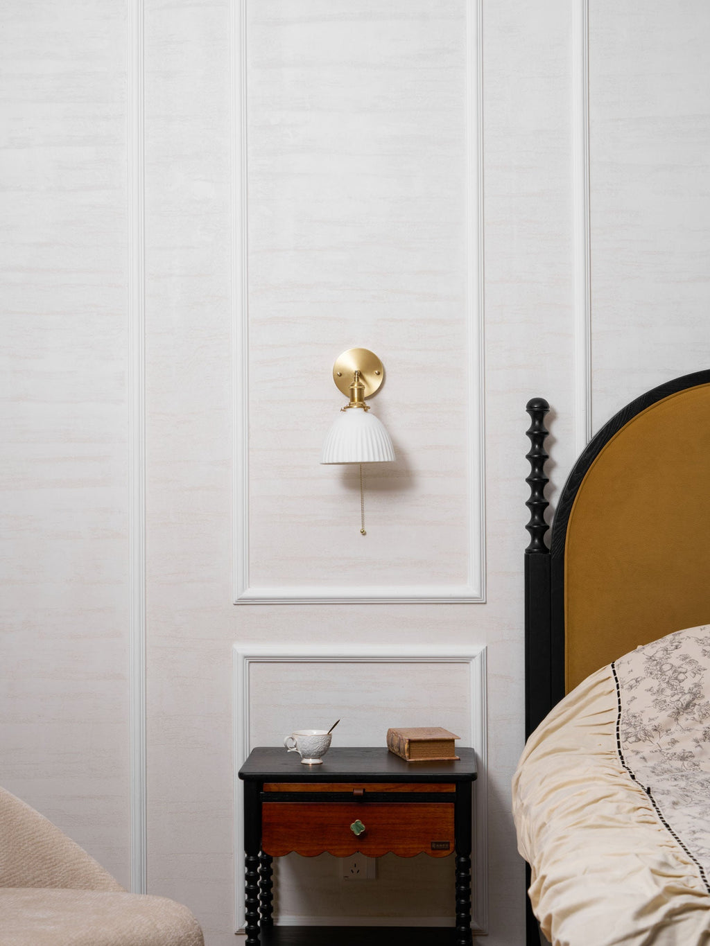 brass-pleated-ceramic-wall-lamp-anzaz--31