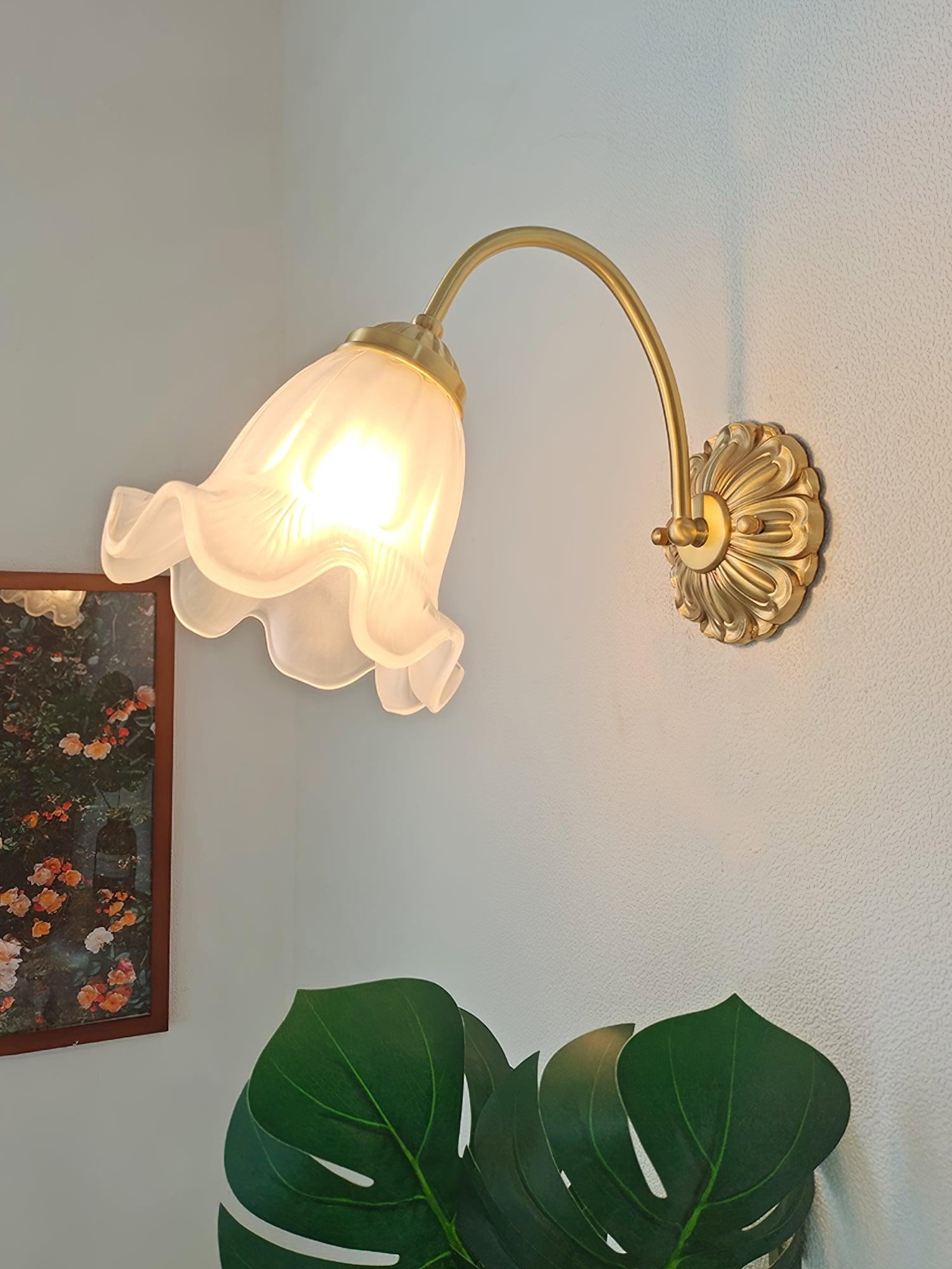 brass-floral-glass-sconce-anzaz--12