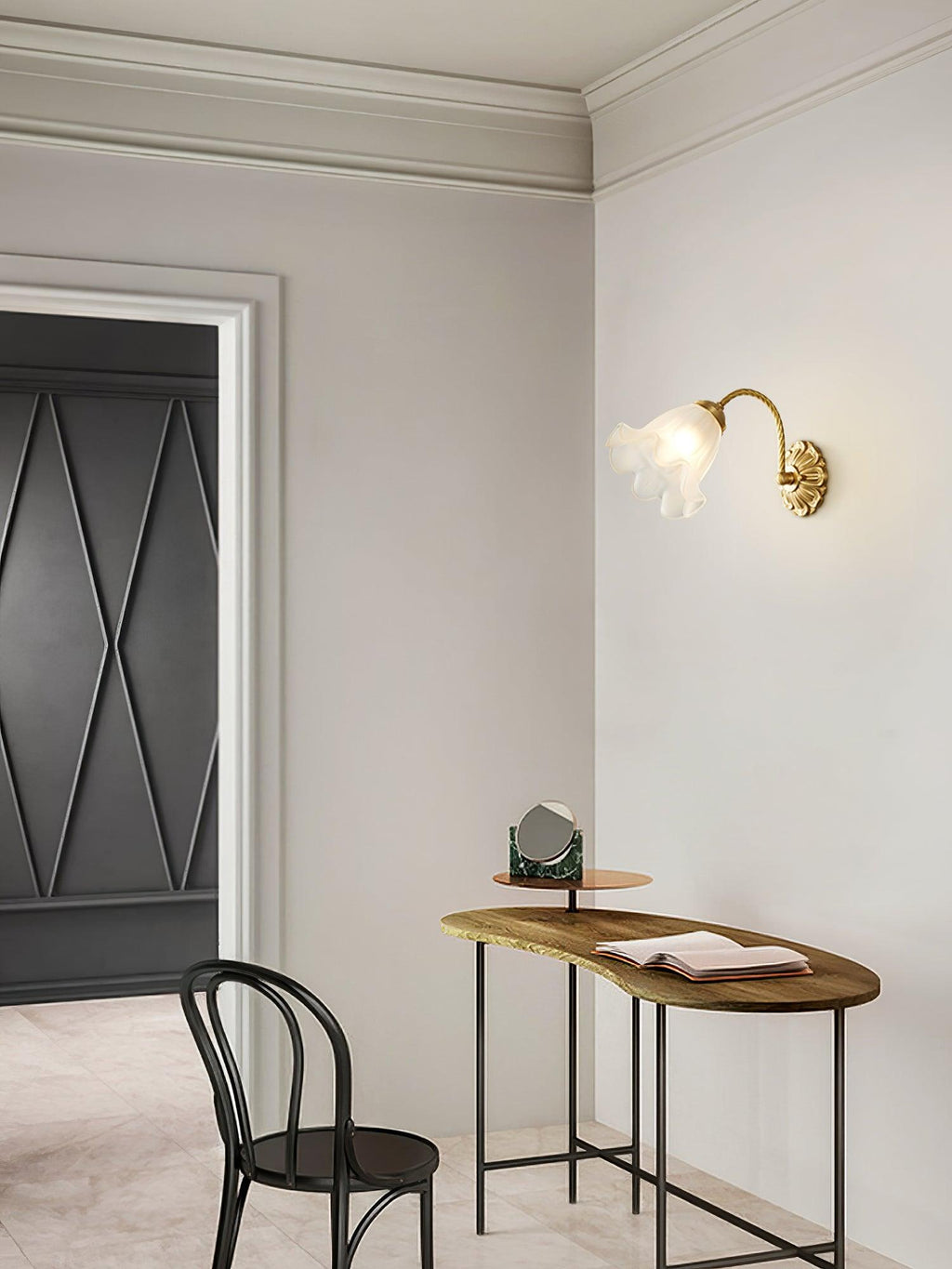brass-floral-glass-sconce-anzaz--7
