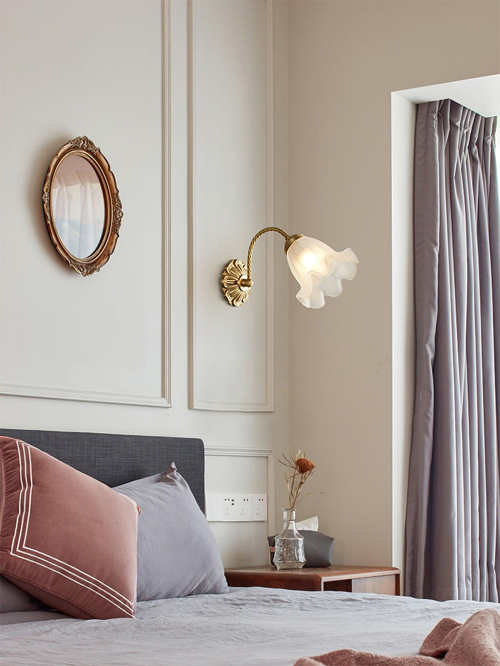 brass-floral-glass-sconce-anzaz--8