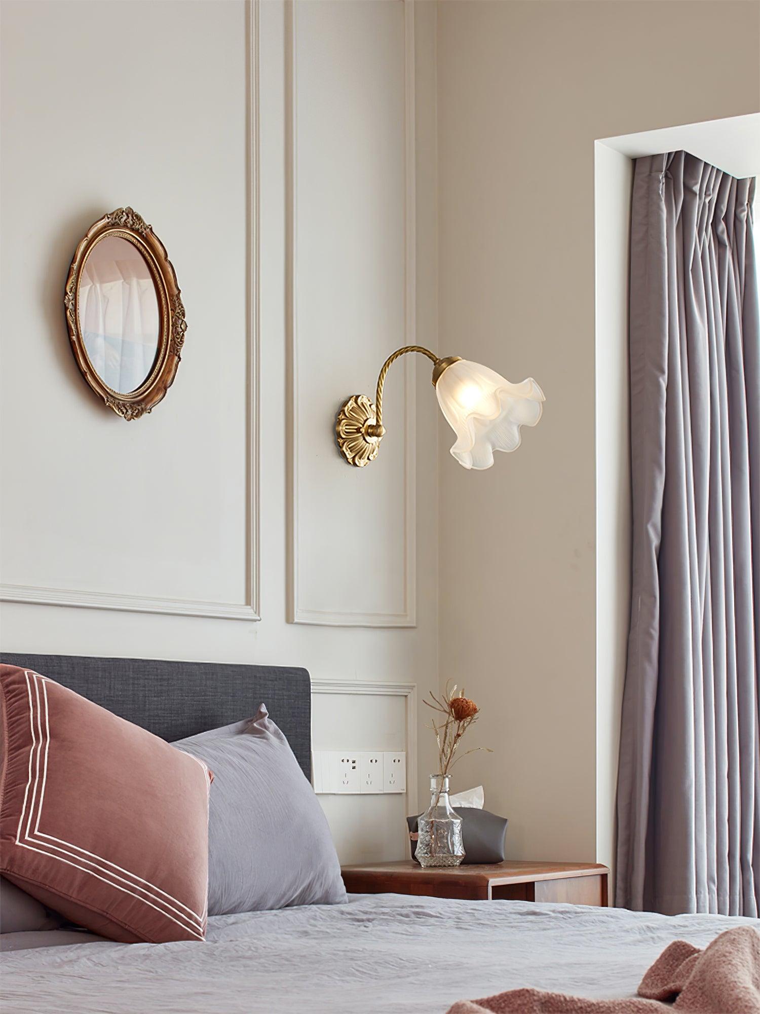 brass-floral-glass-sconce-anzaz--8