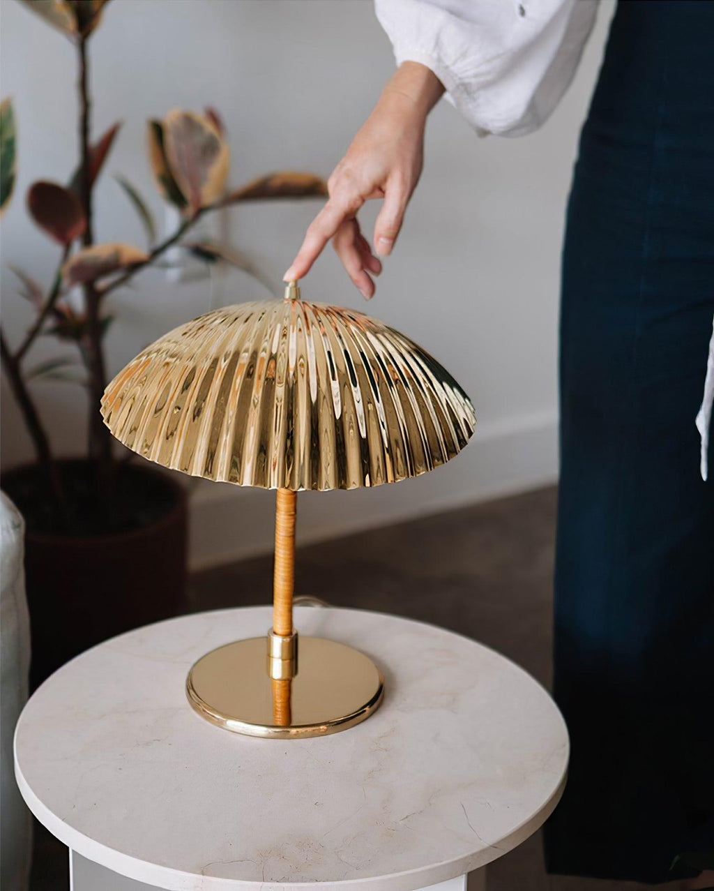 brass-shell-table-lamp-anzaz--13