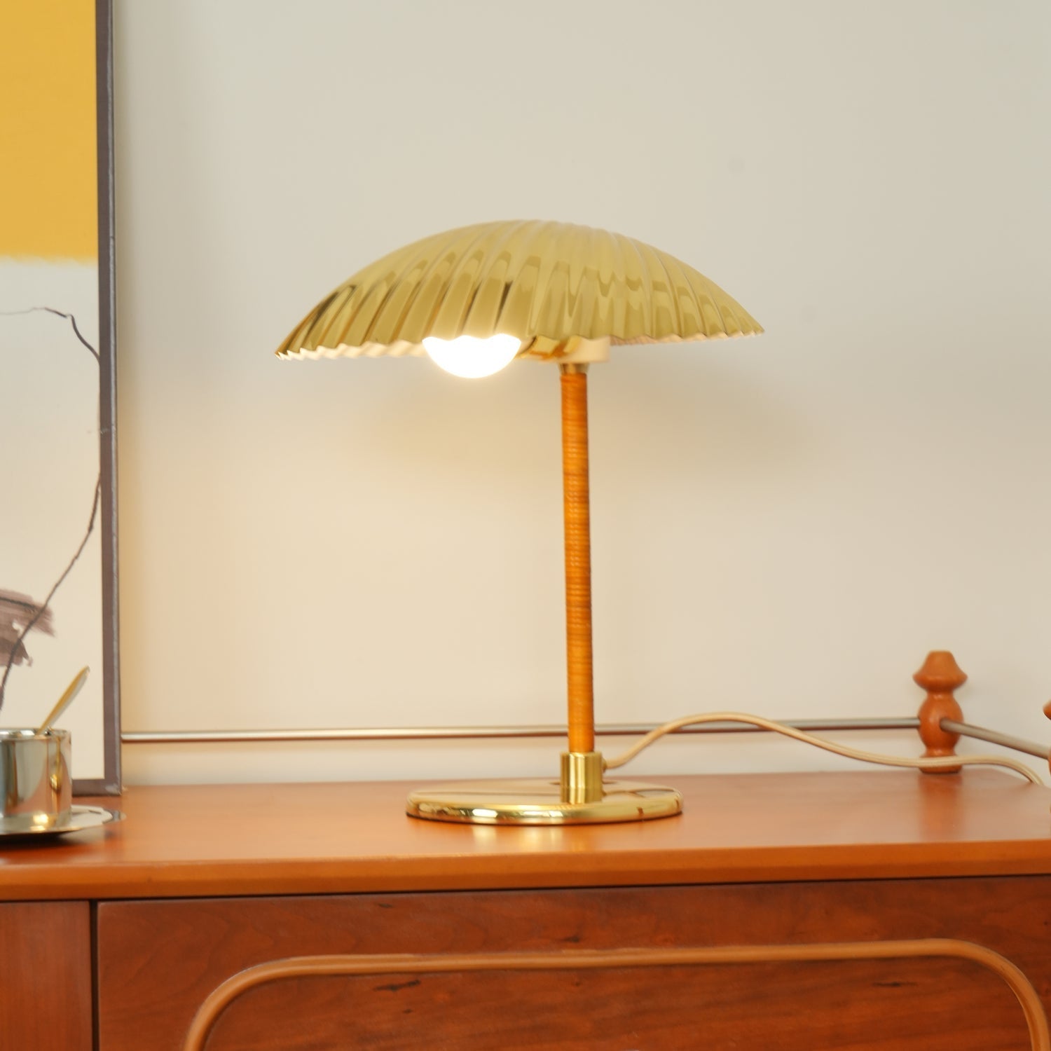 brass-shell-table-lamp-anzaz-Brass-3