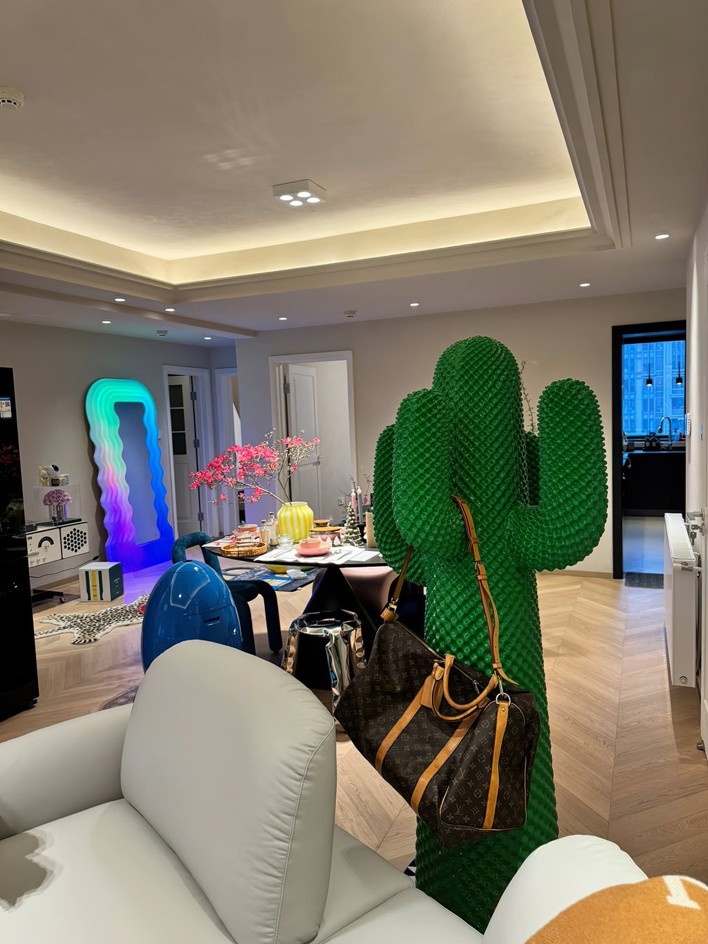 mello-sculptural-cactus-coat-rack-anzaz--44