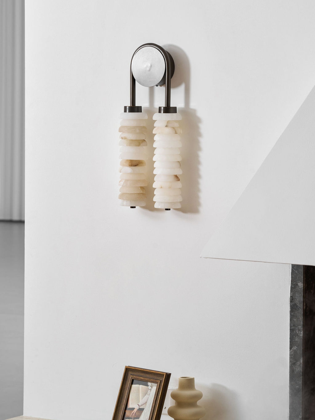 calla-ribbed-sconce-anzaz--59