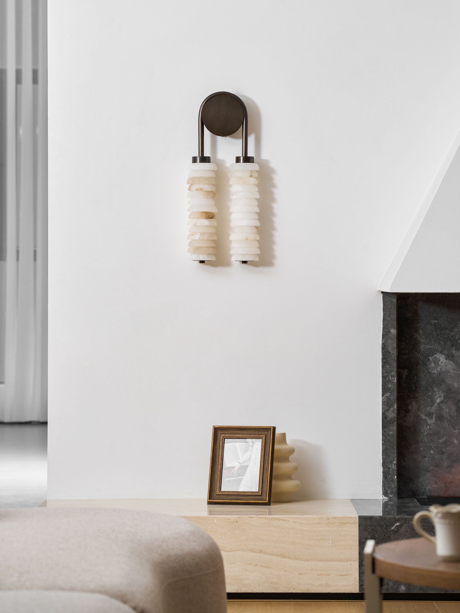 calla-ribbed-sconce-anzaz--60
