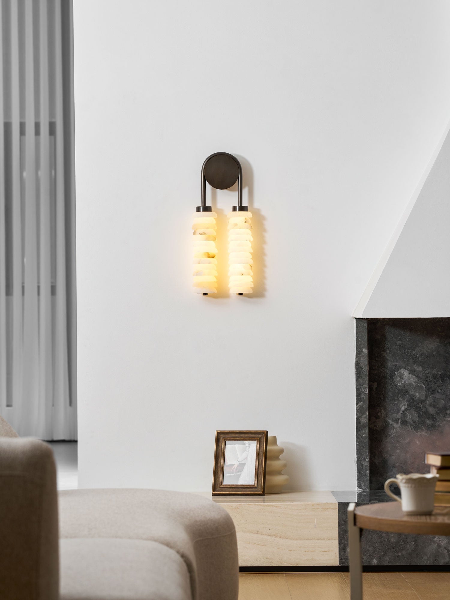 calla-ribbed-sconce-anzaz--61
