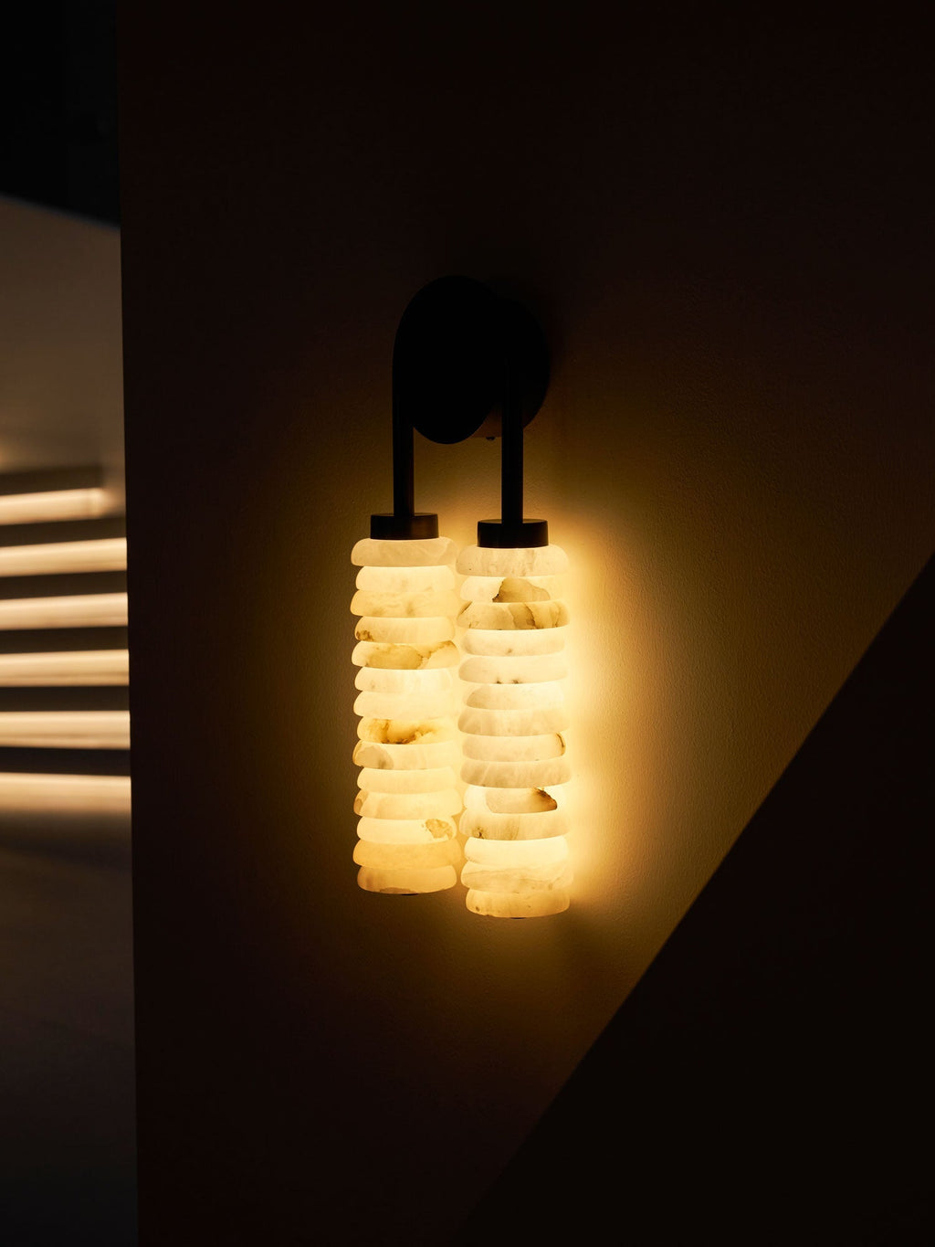calla-ribbed-sconce-anzaz--57