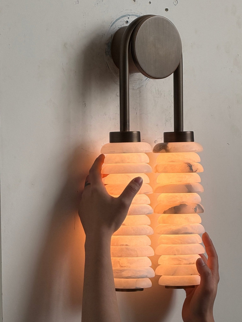 calla-ribbed-sconce-anzaz--43