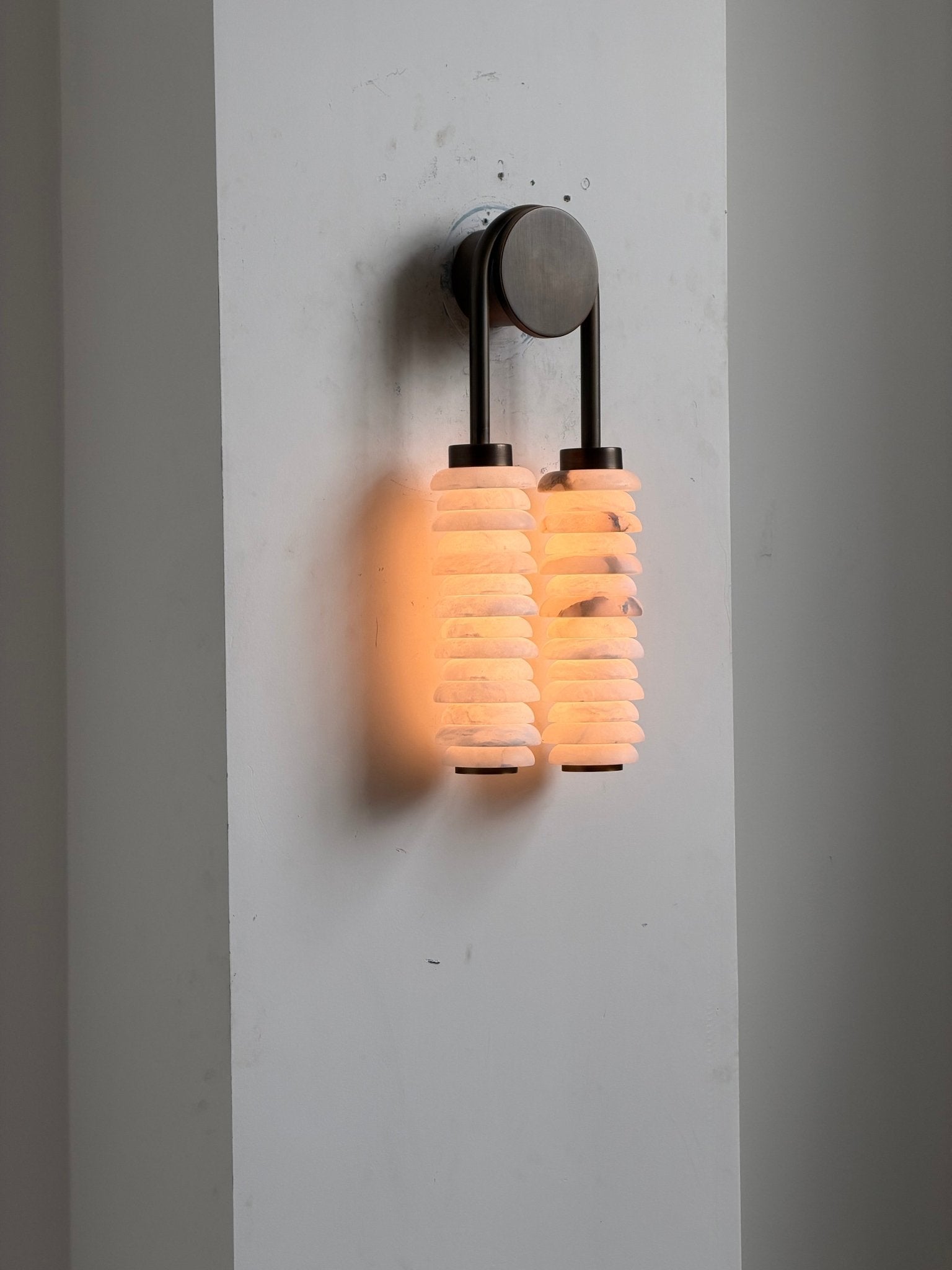 calla-ribbed-sconce-anzaz--51