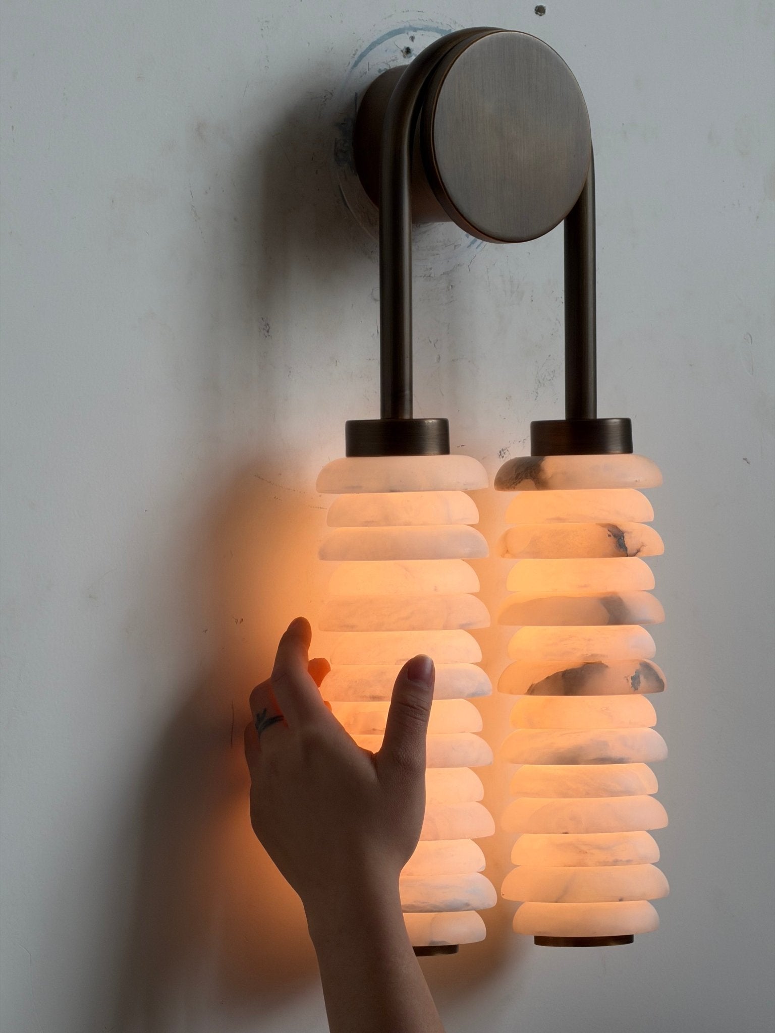 calla-ribbed-sconce-anzaz--34