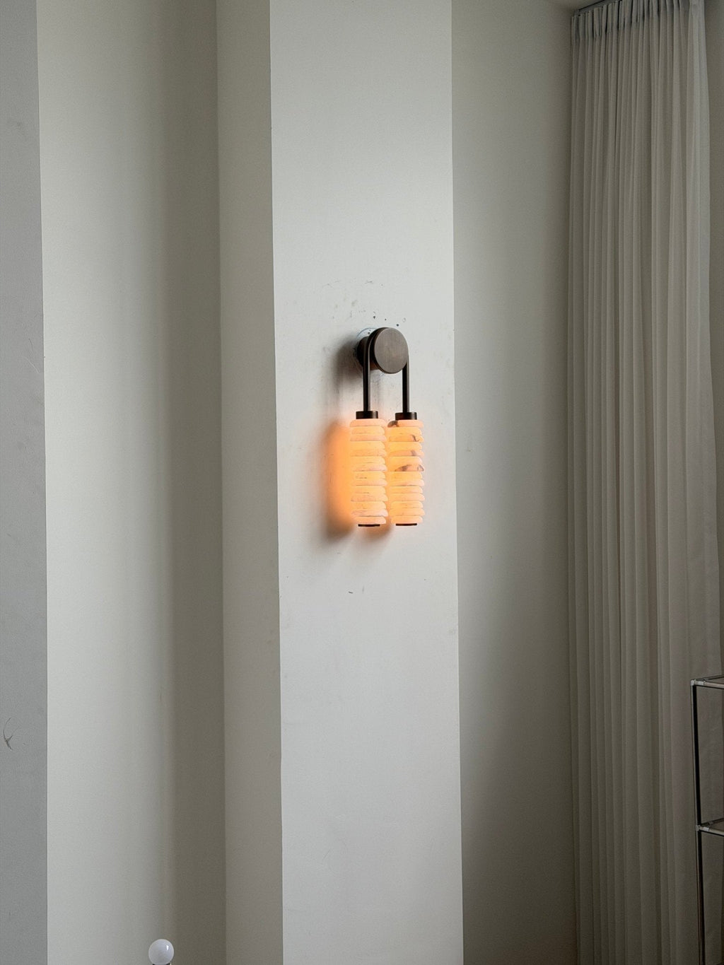 calla-ribbed-sconce-anzaz--37