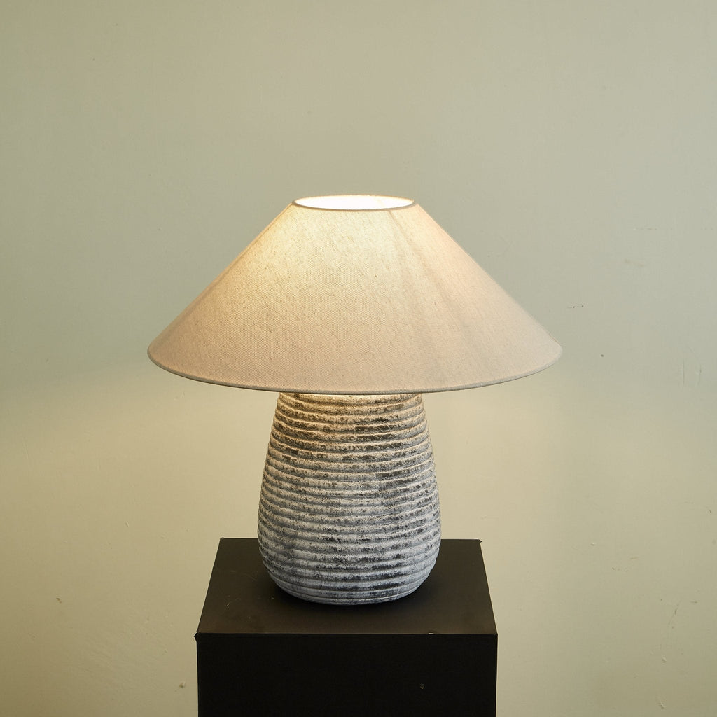 callisto-ribbed-ceramic-table-lamp-anzaz--10