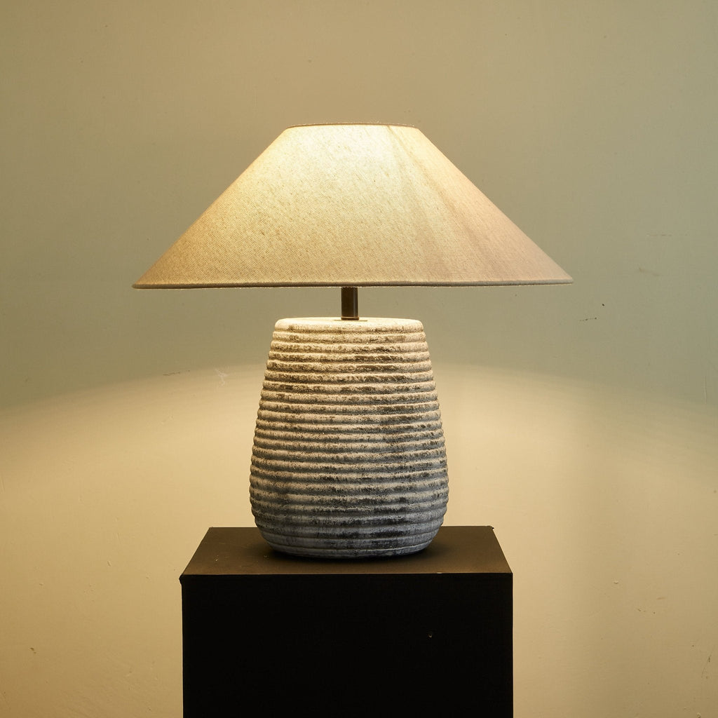 callisto-ribbed-ceramic-table-lamp-anzaz--12