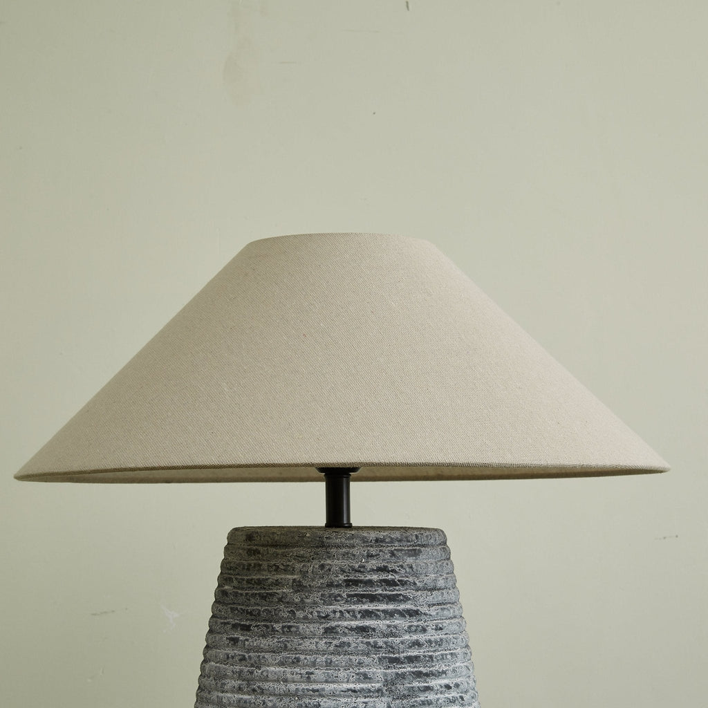 callisto-ribbed-ceramic-table-lamp-anzaz--9