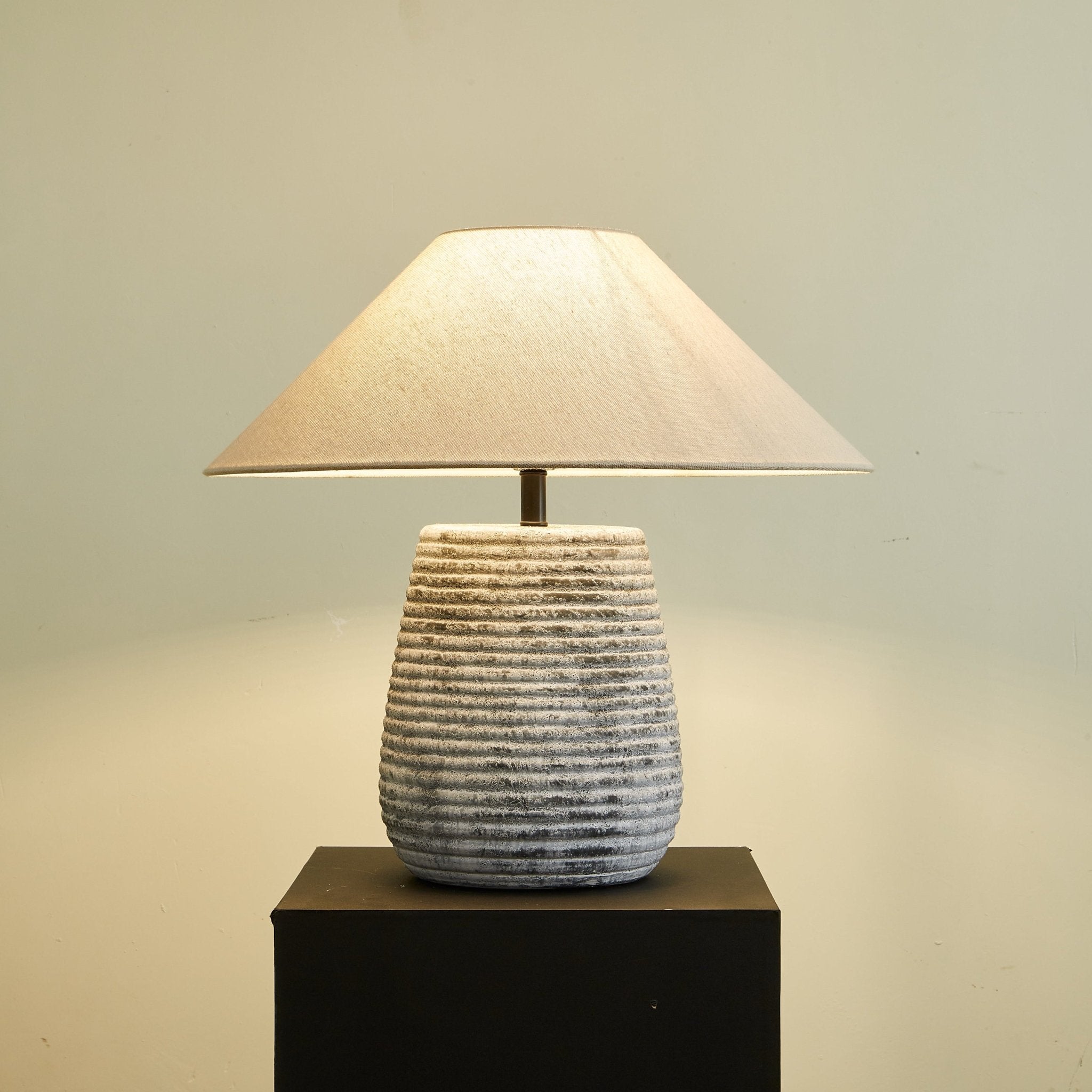 callisto-ribbed-ceramic-table-lamp-anzaz-Grey & Beige-2