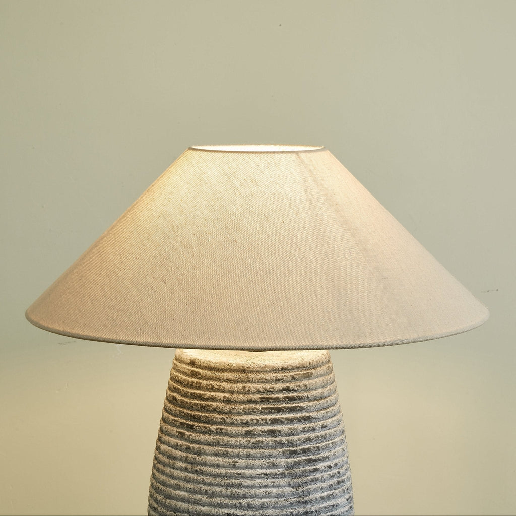 callisto-ribbed-ceramic-table-lamp-anzaz--6