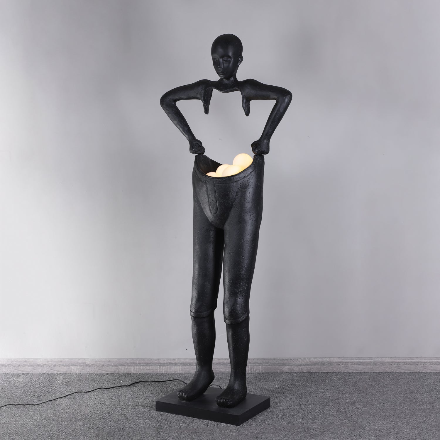 carrier-sculpture-floor-lamp-anzaz-Black & White-4