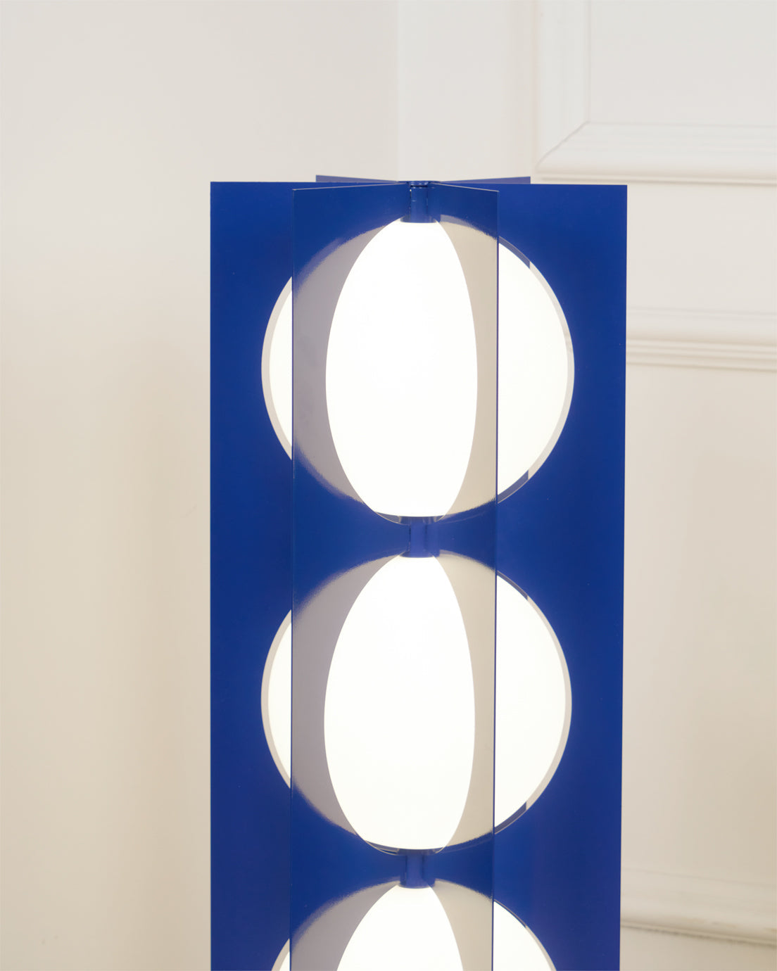 blue-kleos-floor-lamp-anzaz--34