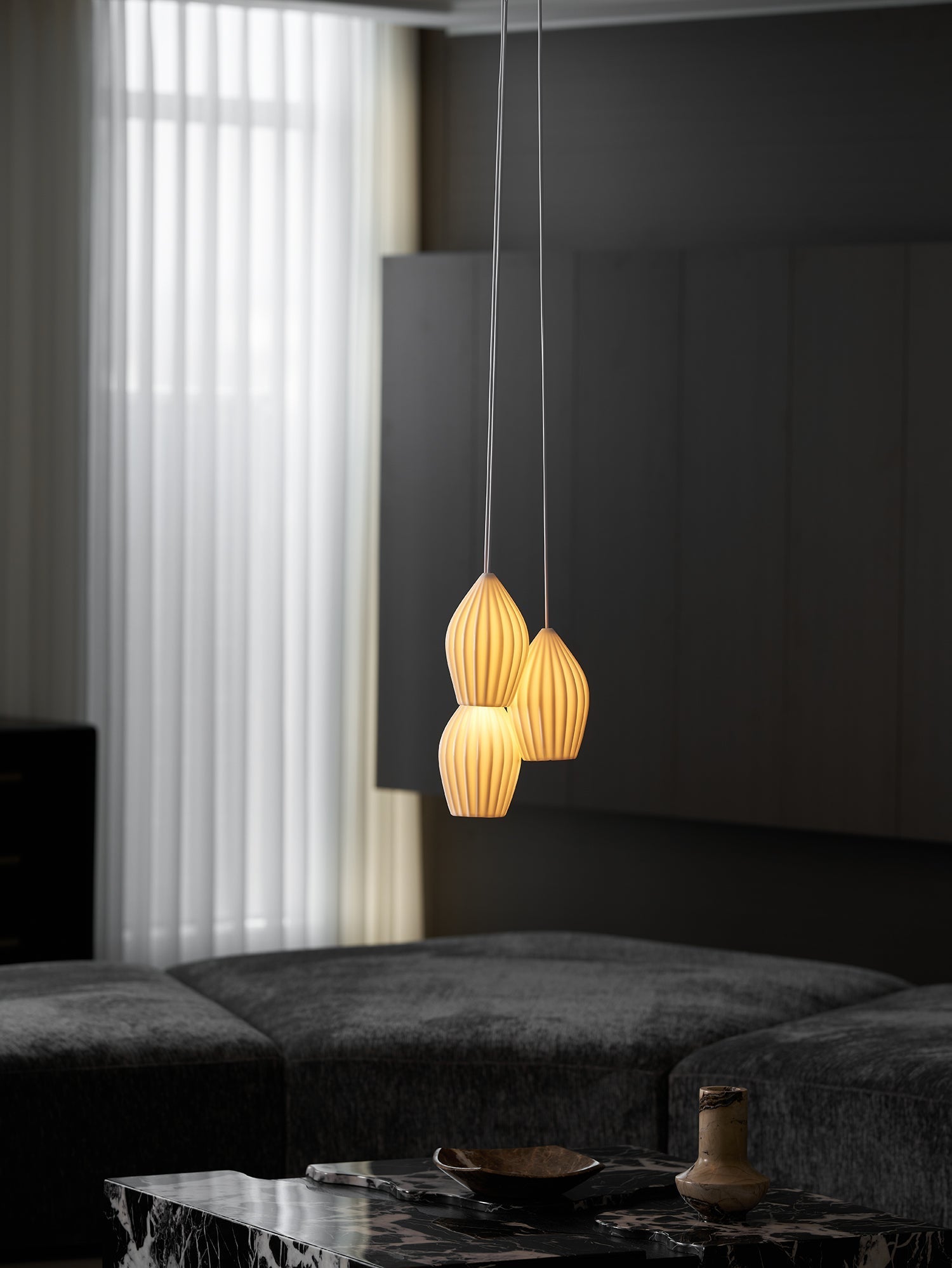 ceramic-ribbed-pendant-light-anzaz--40